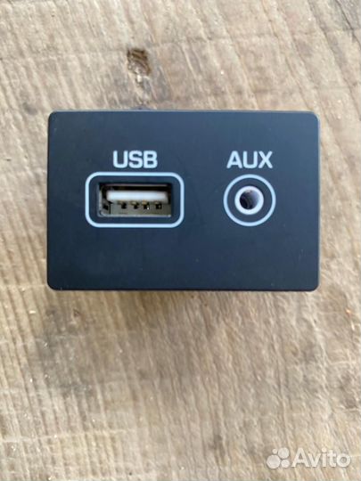 Hyundai Sonata 7 LF блок Aux - USB
