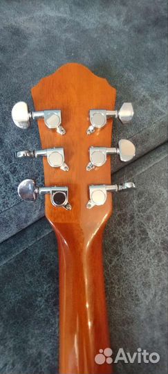 Акустическая гитара