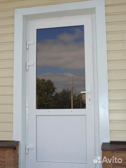 Дверь из пвх в дом