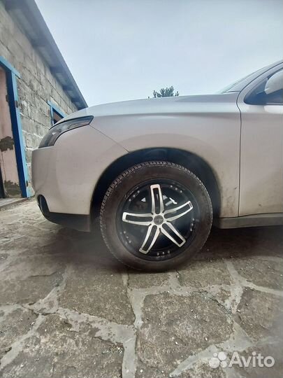 Mitsubishi Outlander 2.0 CVT, 2014, 73 000 км