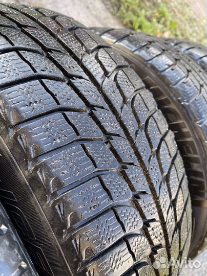 Michelin X-Ice 215/60 R16 95Q