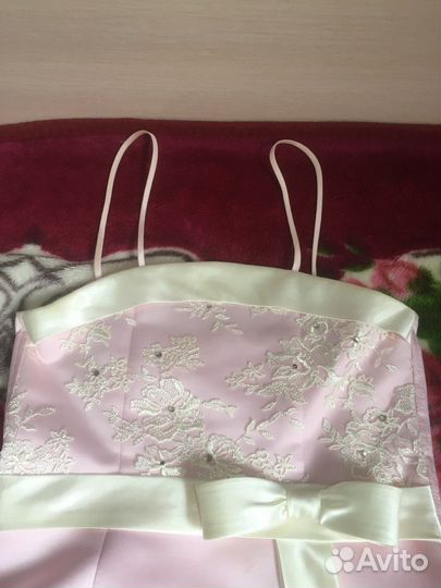 Платье праздничное