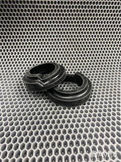 Резинки задних пружин 2108-2115