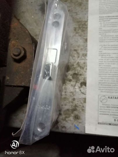 Замки, ручки для дверей