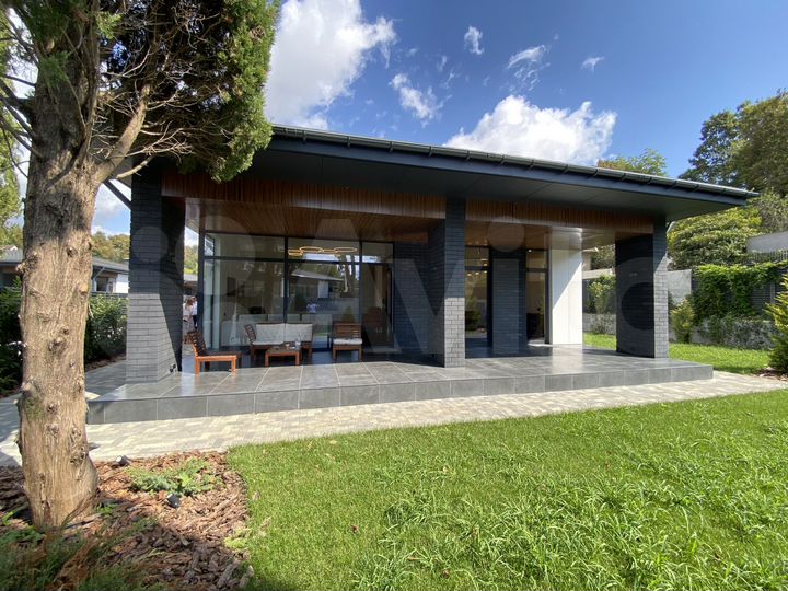 Коттедж 175 м² на участке 6 сот.