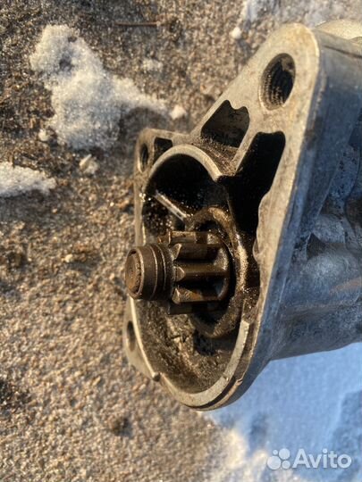 Стартер Mitsubishi Nissan R2