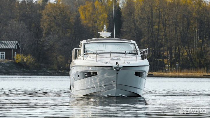 Моторная яхта Azimut 43