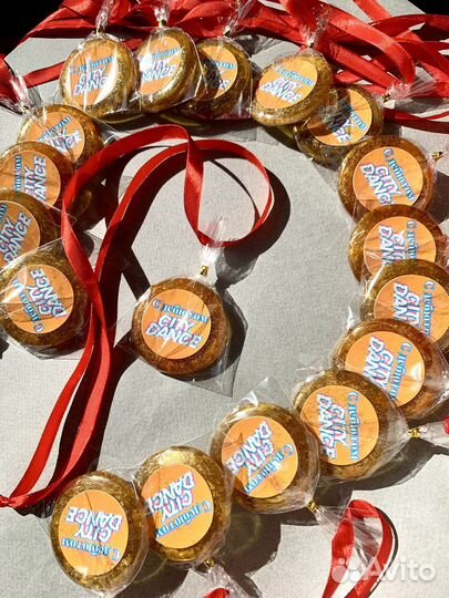 Подарок ребенку в детском саду, школе, открытка