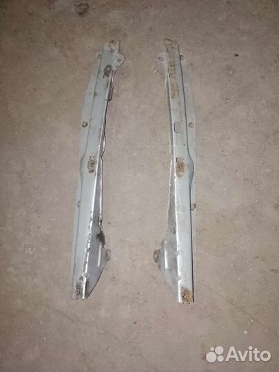 Уселитель / крепление крыла priora перед