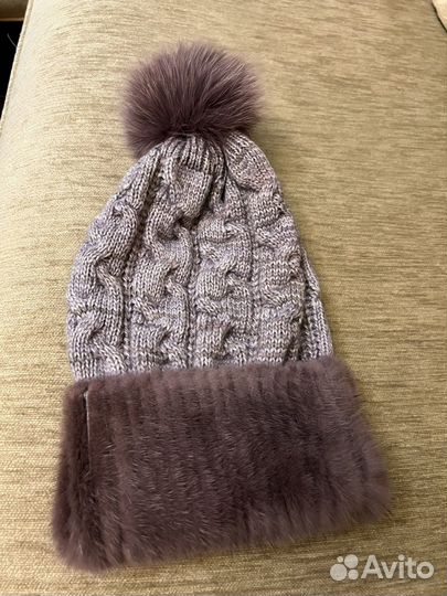 Шапка из меха норки, шерсти и акрила