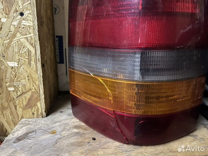 Фары задние Jeep GrandCherokee ZJ