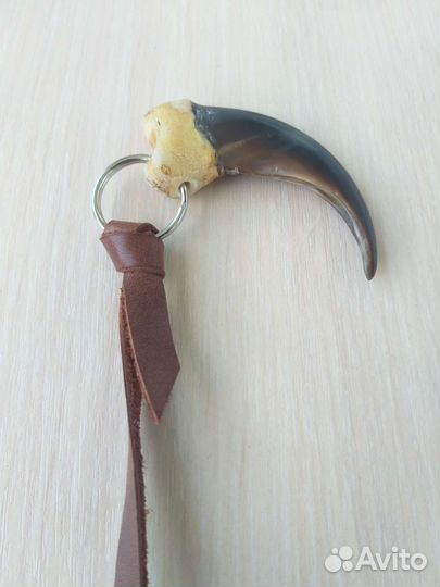 Брелок для ключей с когтем