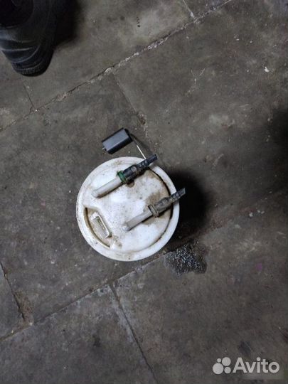 Насос топливный Peugeot 206