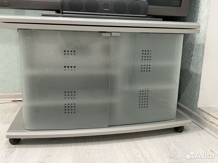 Тумба под TV с поворотной столешницей