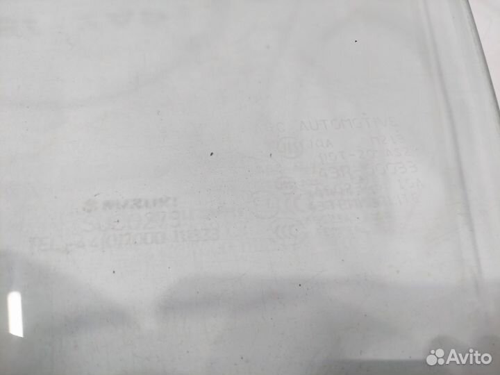 Переднее левое стекло Suzuki Grand Vitara 2010