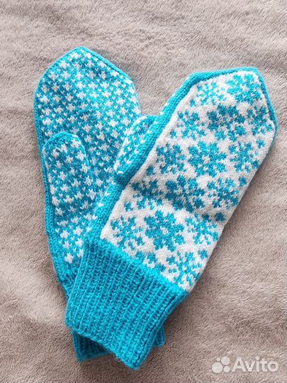 Варежки женские