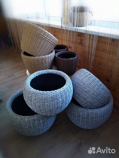 Плетёное кашпо из ротанга