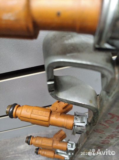 Форсунка Ford Focus Mazda 1.8