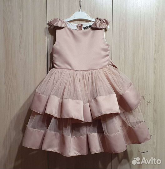 Платье нарядное для девочки 104-122 см