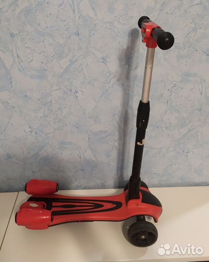 Продаю детский самокат и скейт