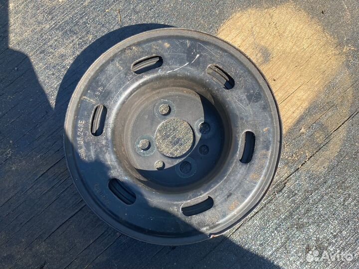 06A105243E шкив коленвала VAG