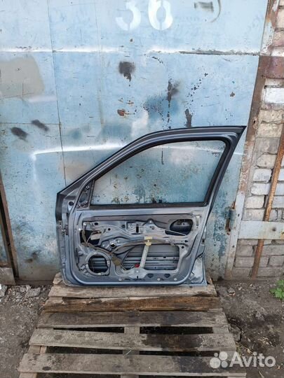 Дверь передняя правая Renault Symbol Рено Симбол