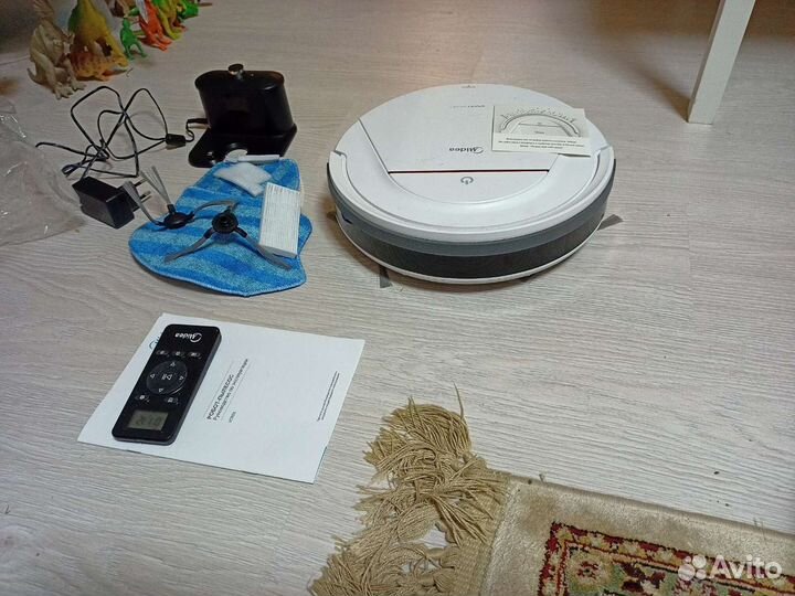 Робот-пылесос Midea WCR03