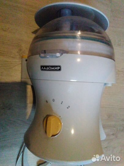 Соковыжималка Ладомир 10К