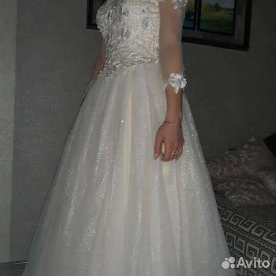 Свадебное платье