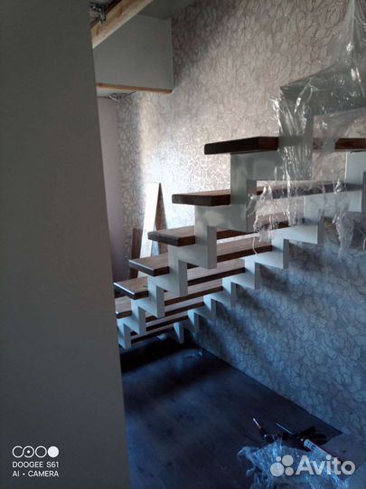 Лестница на металлокаркасе для дома и дачи