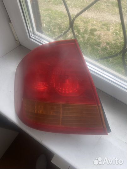 Продам задний левый фонарь тойота аллион 240