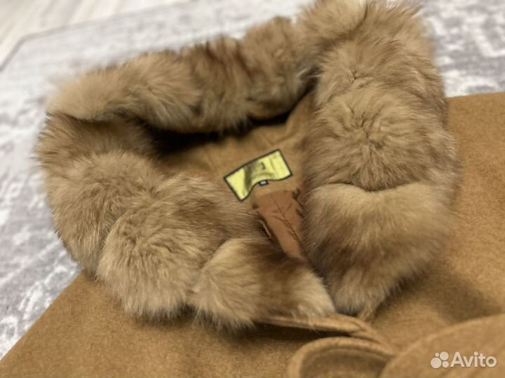 Пальто с отделкой меха из песца