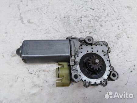 Моторчик переднего правого стеклоподъемника