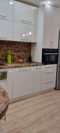 2-к. квартира, 72 м², 3/14 эт.