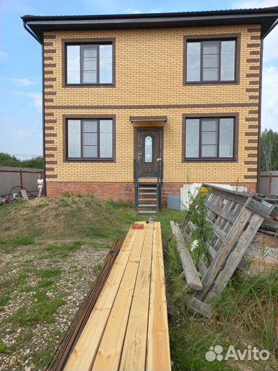 Бригада строителей