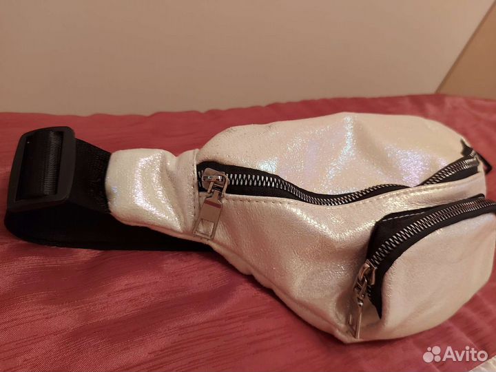 Перламутровая сумочка на пояс или через плечо