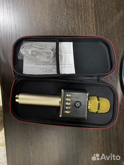 Беспроводной караоке микрофон с колонкой