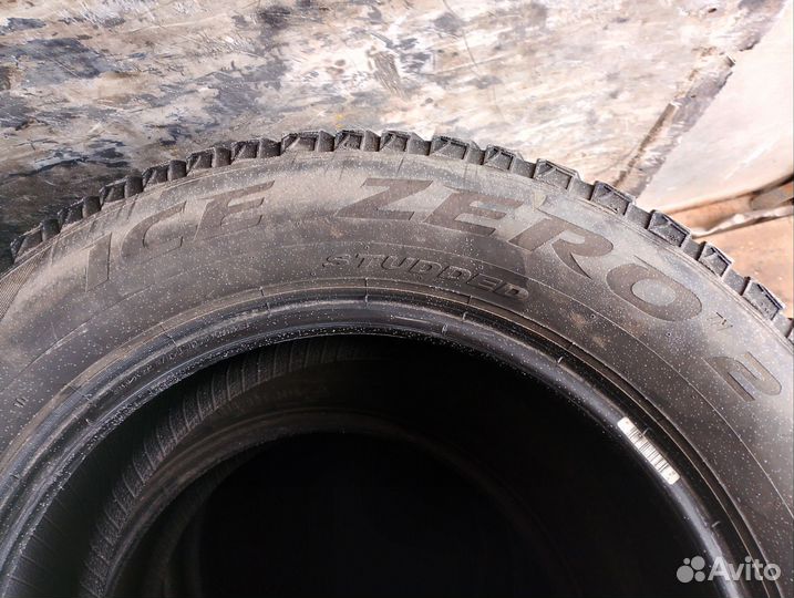 Pirelli Ice Zero 2 215/60 R16 94V