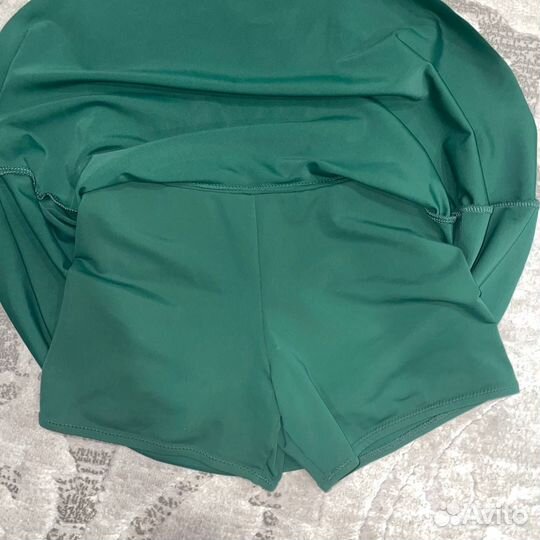 Костюм для выступления на лед и гимнасток