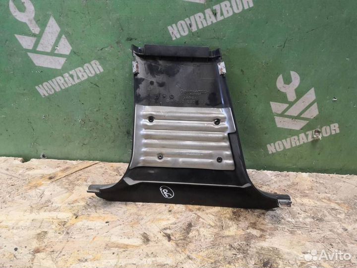 Обшивка стойки Мерседес Бенз 210 Е-класс