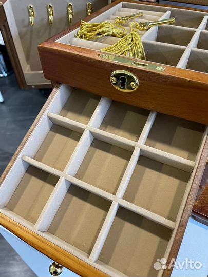 Шкатулка для украшений дерево