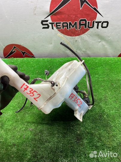 Бачок стеклоомывателя Toyota Passo KGC10