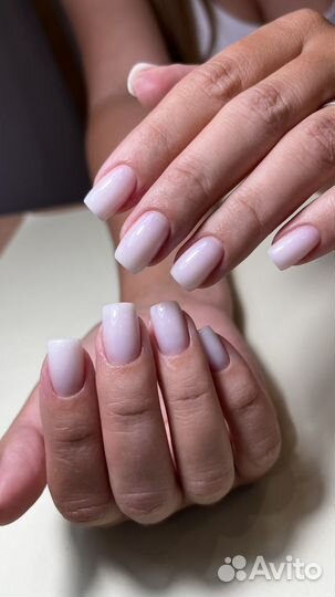 Модель на маникюр