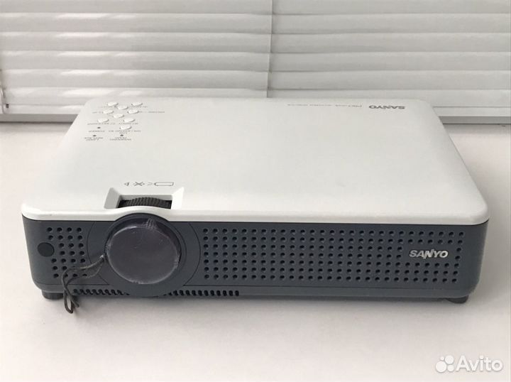 Проектор SAN a PLS-XU78