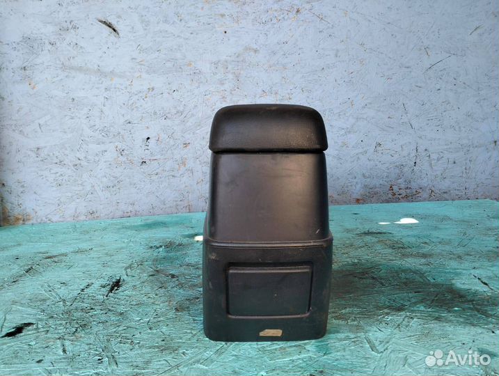 Подлокотник Mazda 6 GG