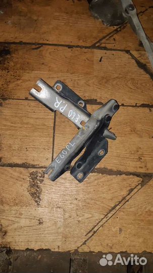 Петли капота бмв е60 61 bmw e60