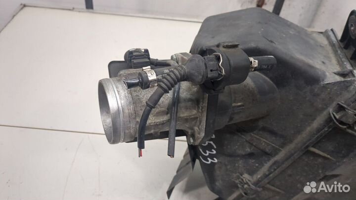 Корпус воздушного фильтра Audi A6 (C4), 1997