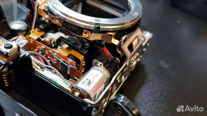 Профессиональный ремонт фотоаппаратов и объективов