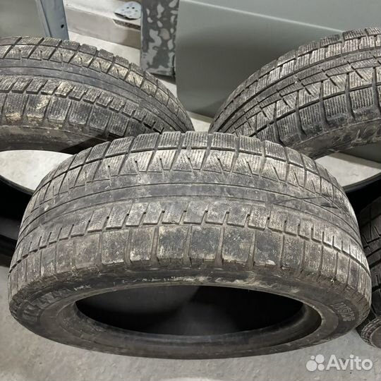 Bridgestone Blizzak Revo GZ 225/55 R17