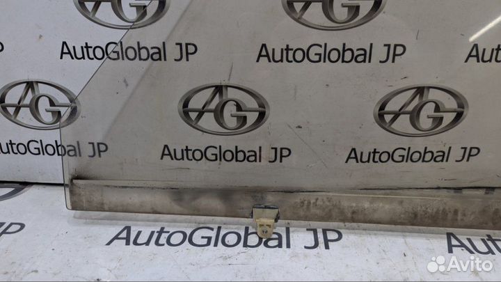 Стекло двери переднее левое Nissan Safari vrgy60